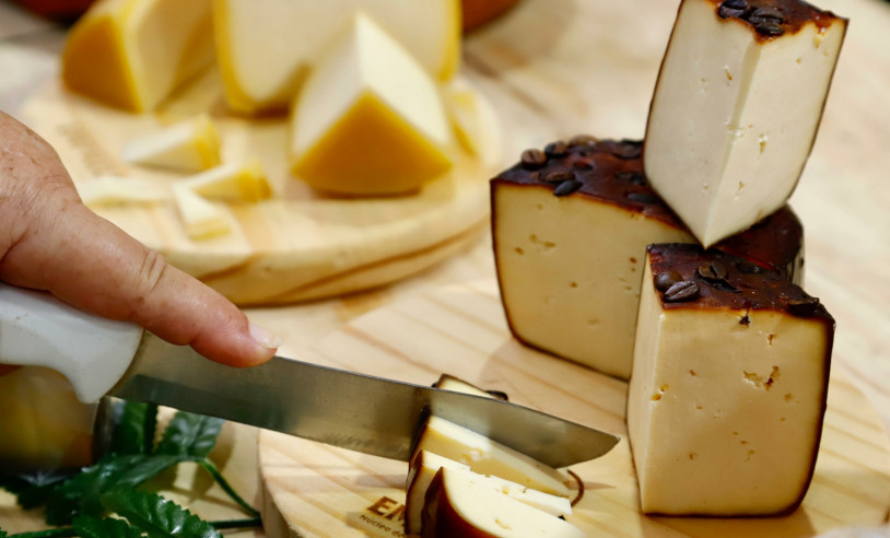 Atendimento a produtores, concurso de queijos e inovação marcam a XVI  Edição do ENEL