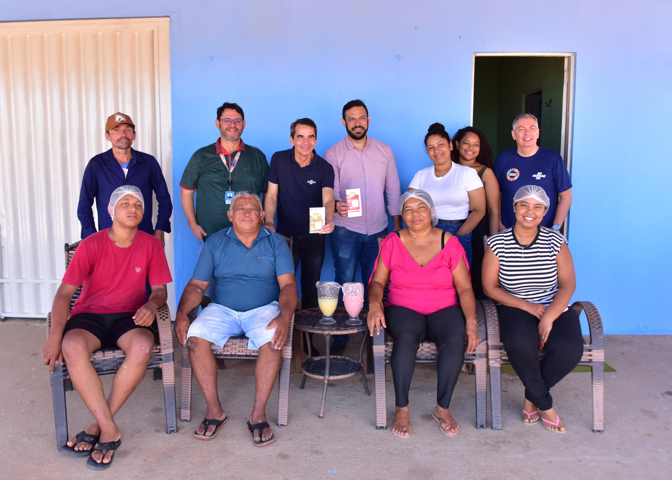 Equipe do Sebrae-RN em visita à unidade de beneficiamento de polpas.