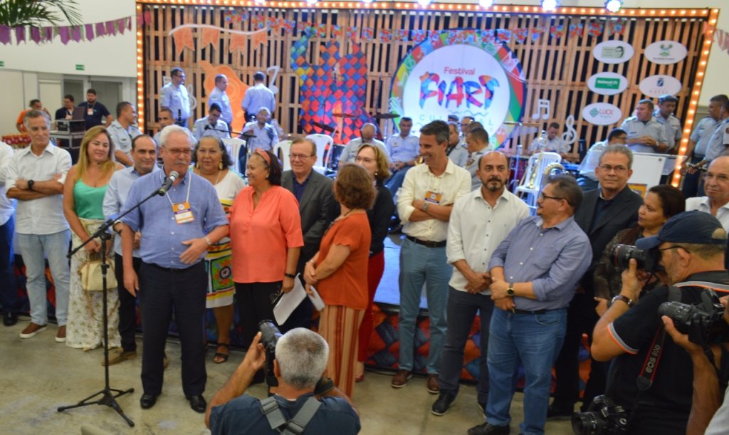 O diretor superintendente do Sebrae, Zeca Melo, participou da abertura da feira ao lado da governadora do Estado, F&aacute;tima Bezerra, e demais autoridades