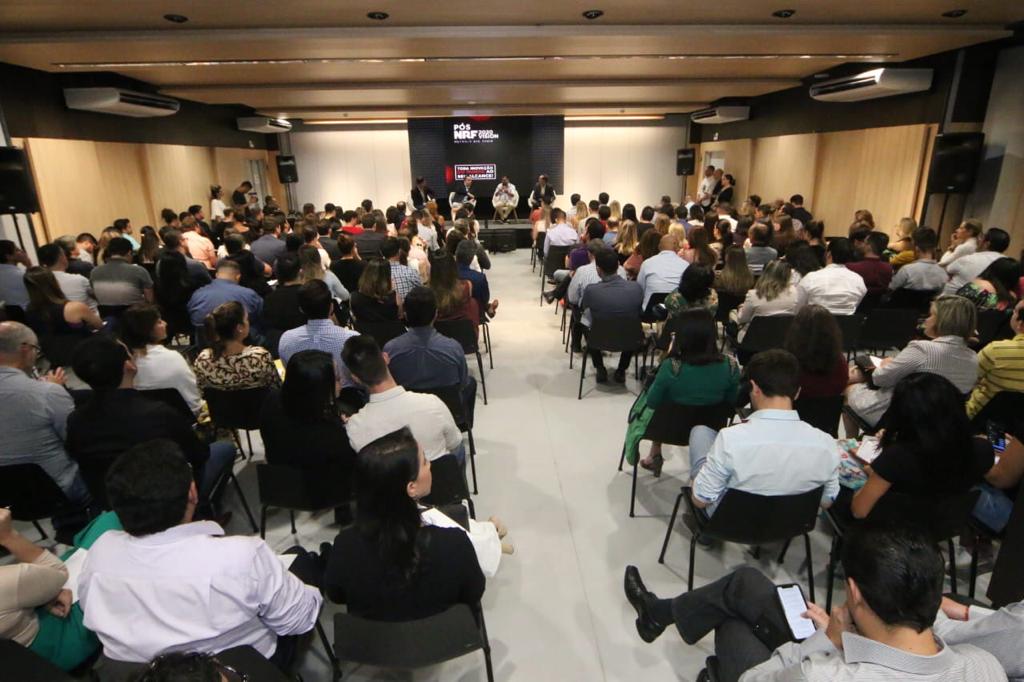 Empres&aacute;rios trocam experi&ecirc;ncias do evento NRF, em Nova Iorque