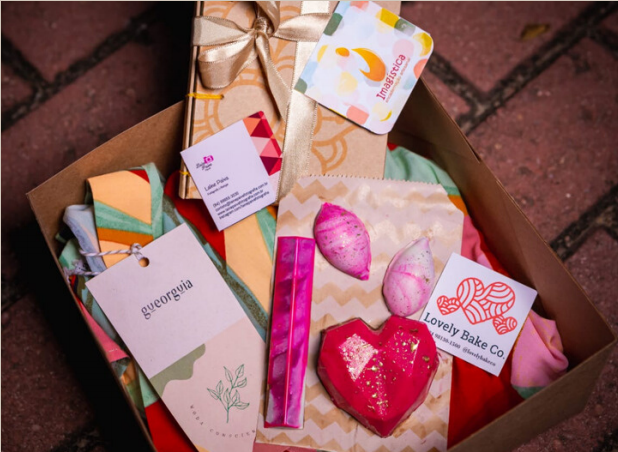 O kit traz v&aacute;rios mimos produzidos artesanalmente