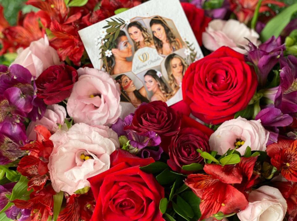 Combina&ccedil;&atilde;o perfeita: flores e servi&ccedil;os de beleza para a mulher 