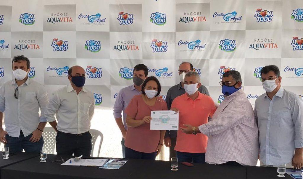 Governadora F&aacute;tima Bezerra entrega selo SISBI ao Frigor&iacute;fico Costa Azul, em Canguaretama