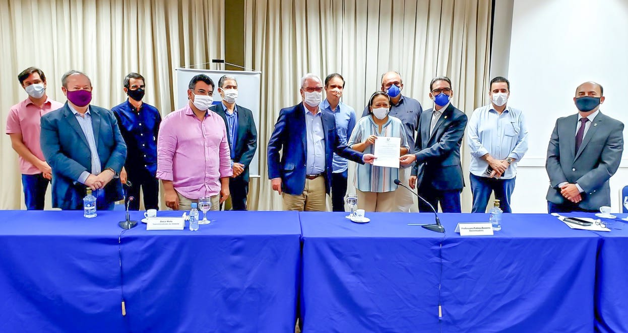 Lideran&ccedil;as empresariais comemoram junto com governo a elabora&ccedil;&atilde;o do PL da Lei Geral