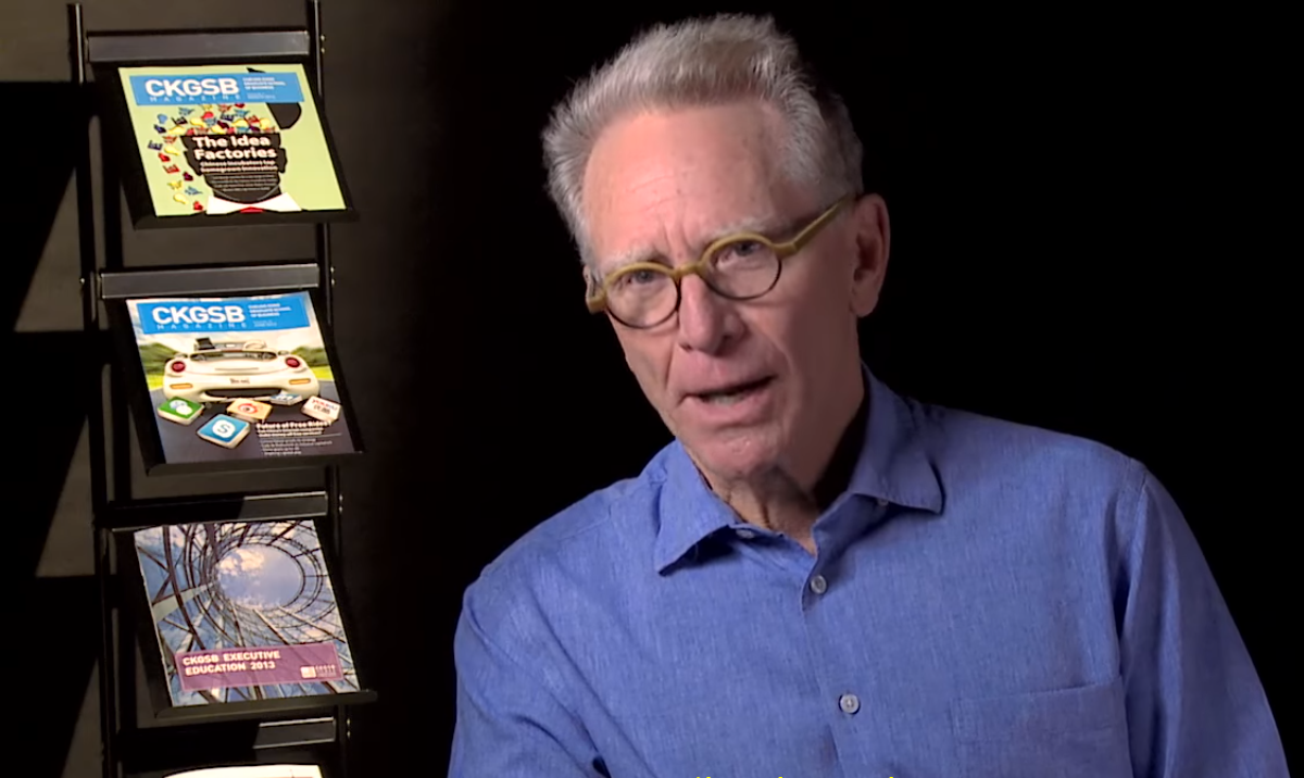 O professor da Universidade da Calif&oacute;rnia, Clark Kellogg, participa de plen&aacute;ria no primeiro dia do GO!RN