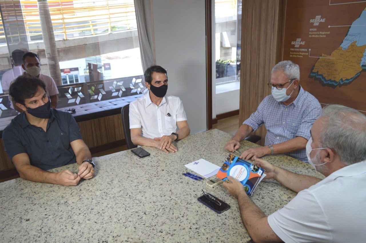 Diretores apresentam propostas em favor da pequena empresa