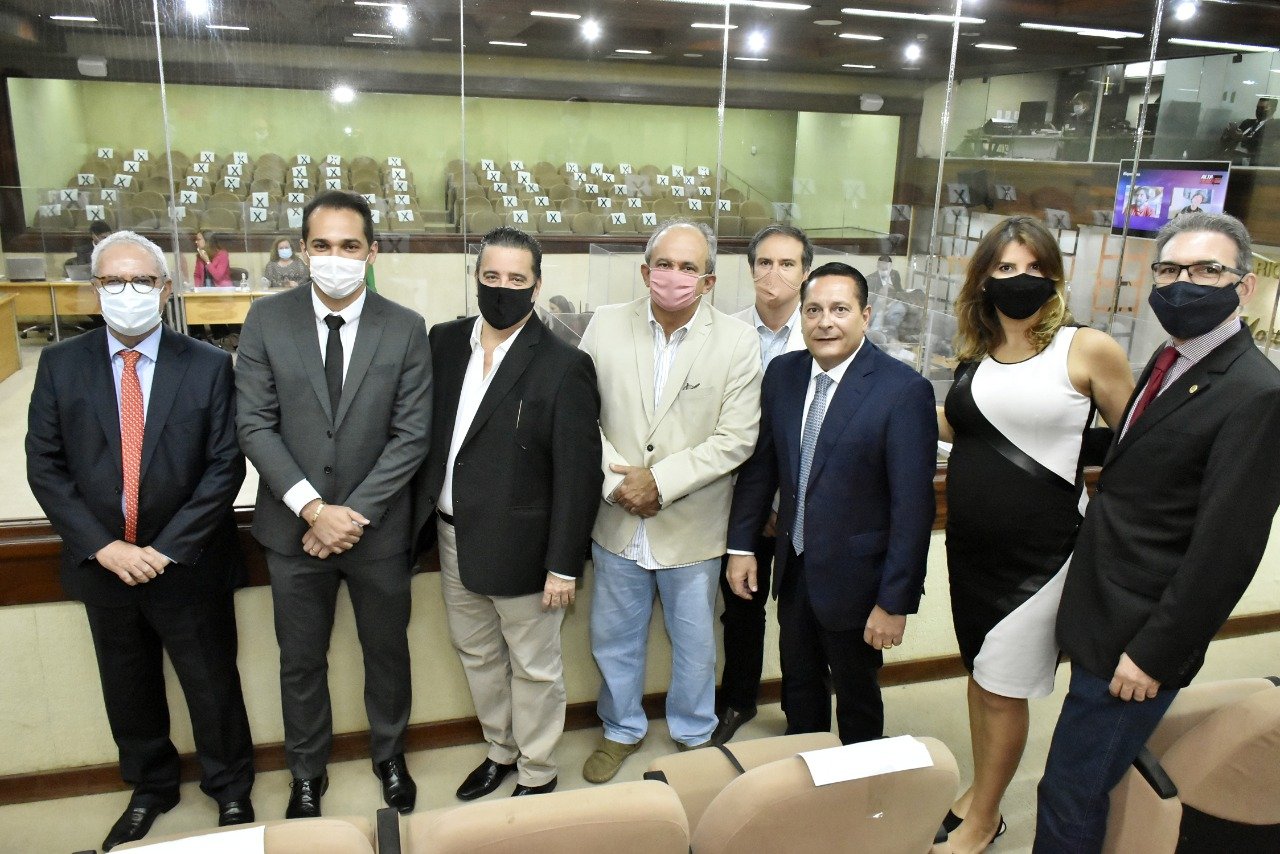 Lideran&ccedil;as empresariais e deputados Ezequiel Ferreira e Kleber Rodrigues em prol da pequena empresa