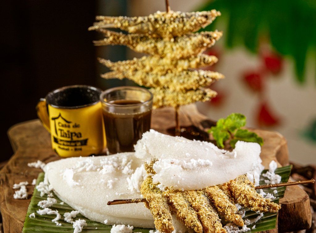 Ginga com tapioca, acompanhada de meladinha