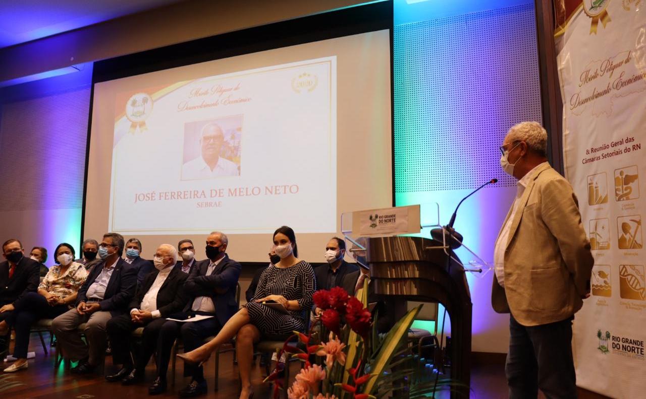Zeca Melo dedica homenagem aos colaboradores do Sebrae-RN e aos pequenos empres&aacute;rios